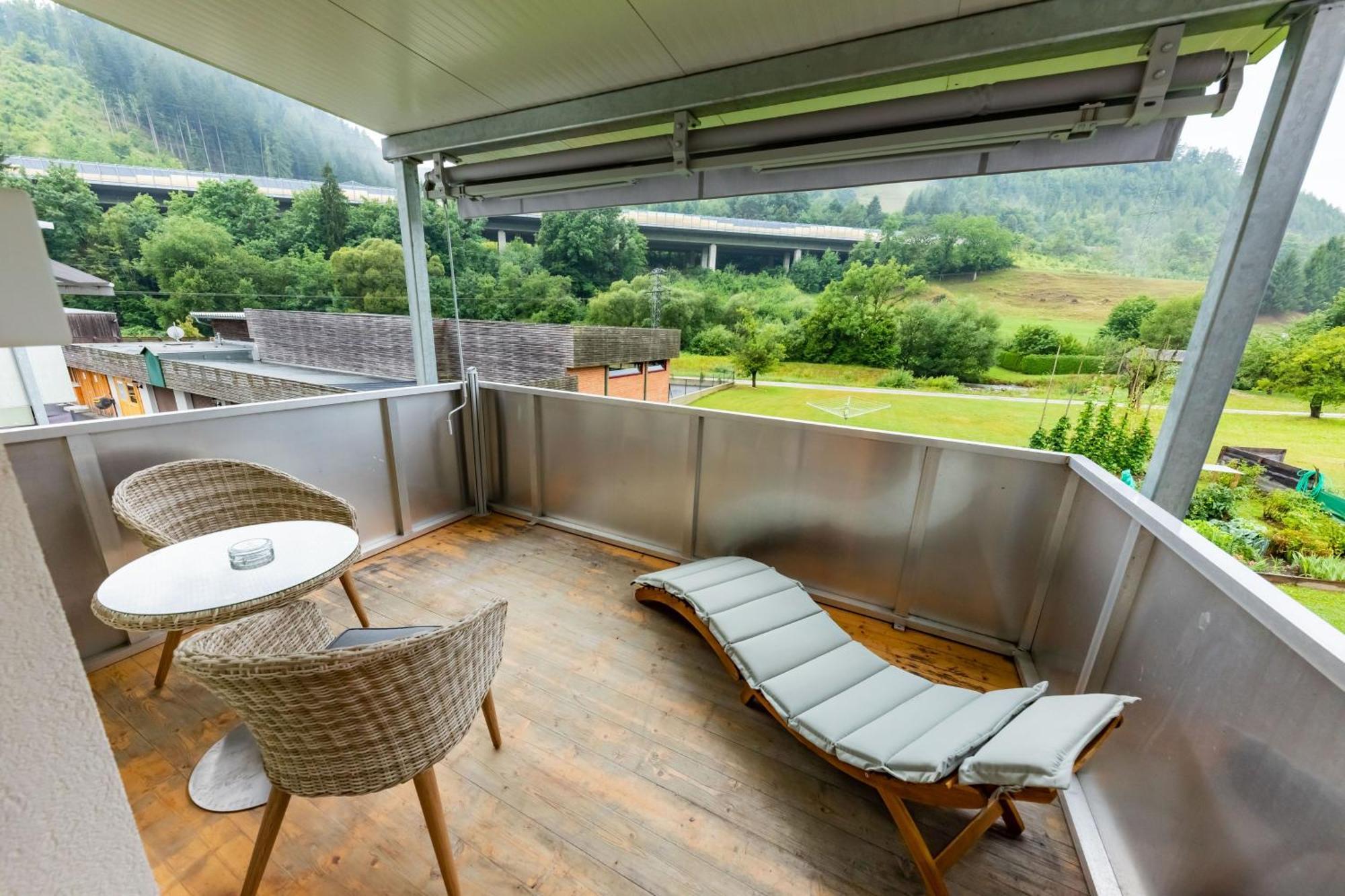 Apartmenthaus Pastner Am Teich Übelbach エクステリア 写真