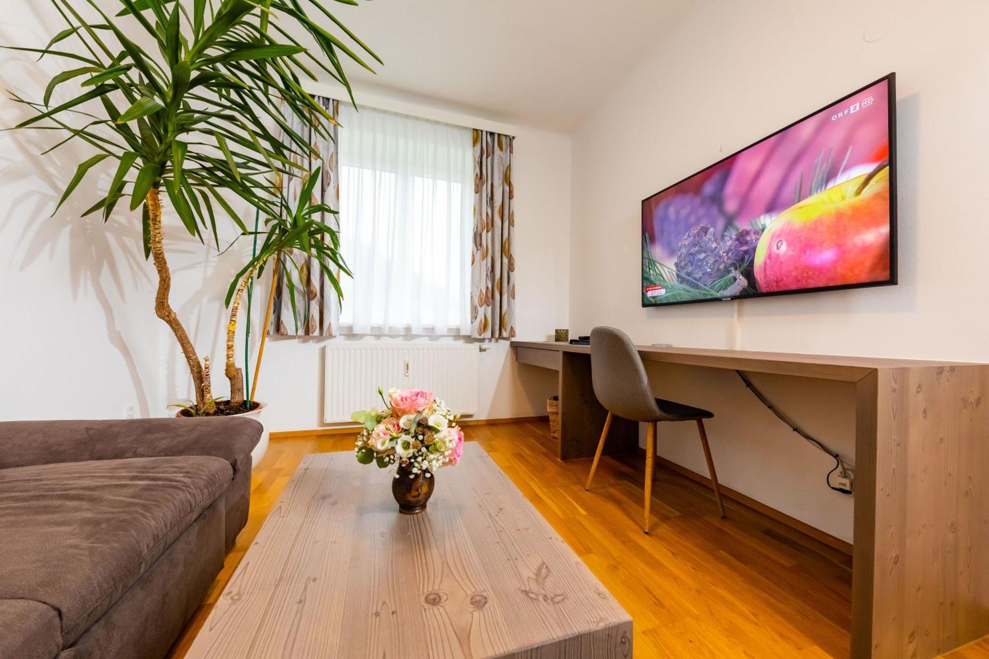 Apartmenthaus Pastner Am Teich Übelbach エクステリア 写真