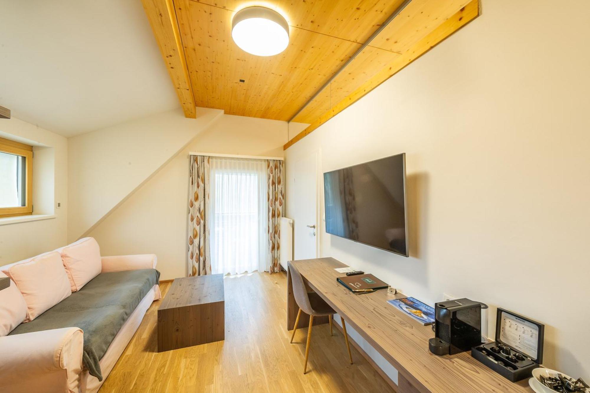 Apartmenthaus Pastner Am Teich Übelbach エクステリア 写真